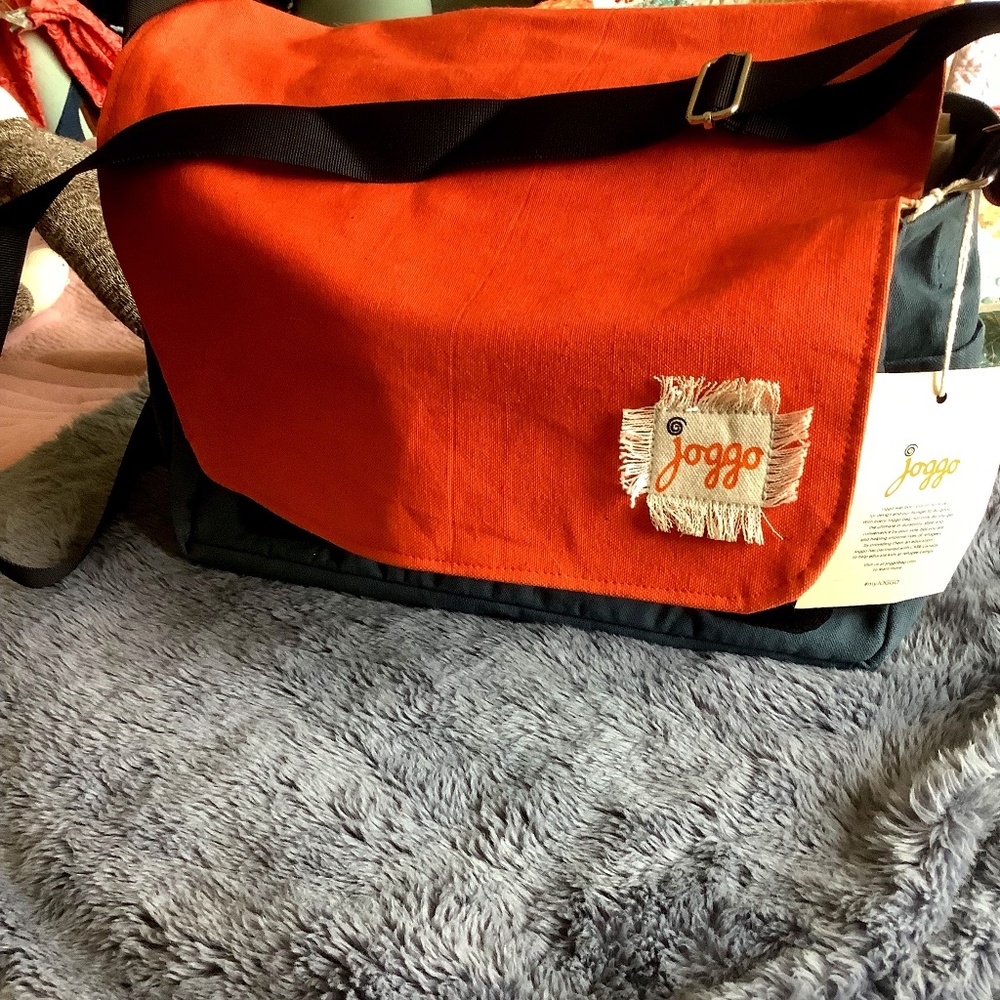 Joggo Envelope Shoulder bag